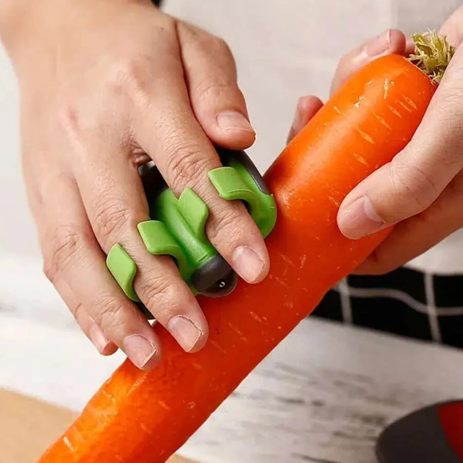 Finger Grip Peeler