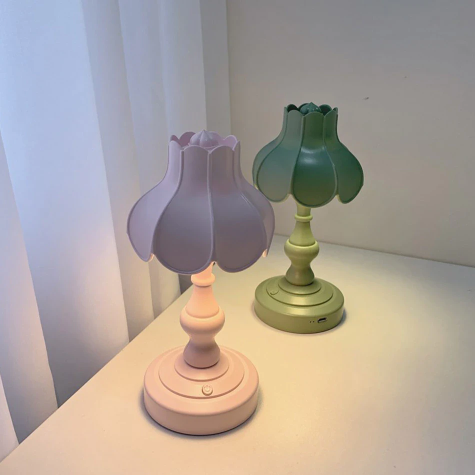 Retro Leaf Desk Lamp