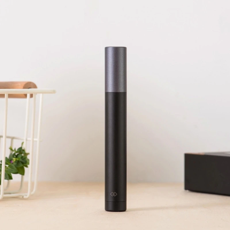 Minimalist Nose Trimmer
