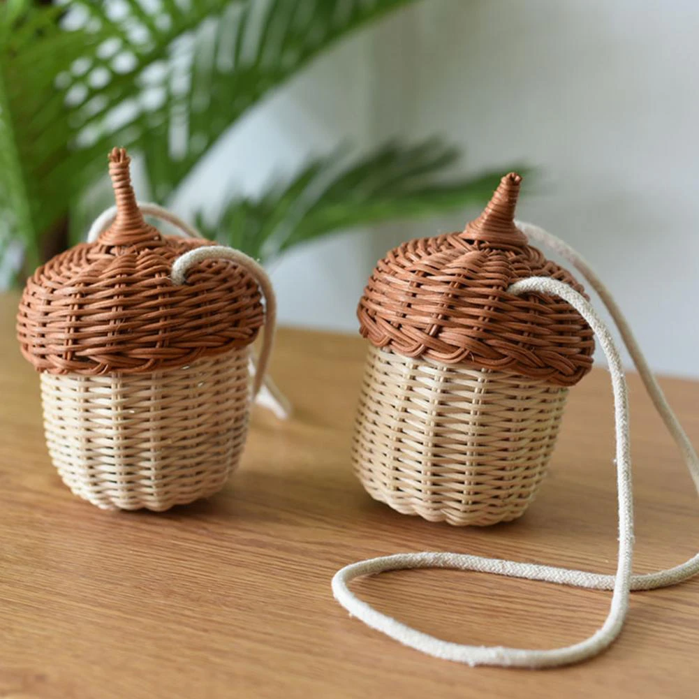 Acorn Straw Bag