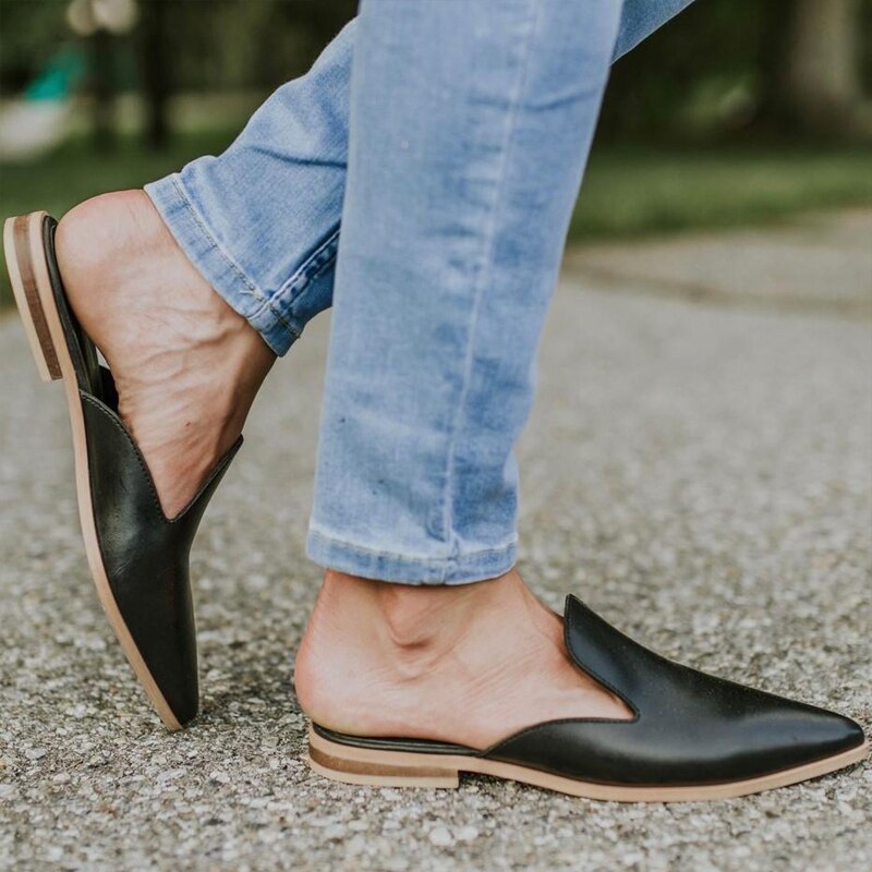 Pointed Leather Mules