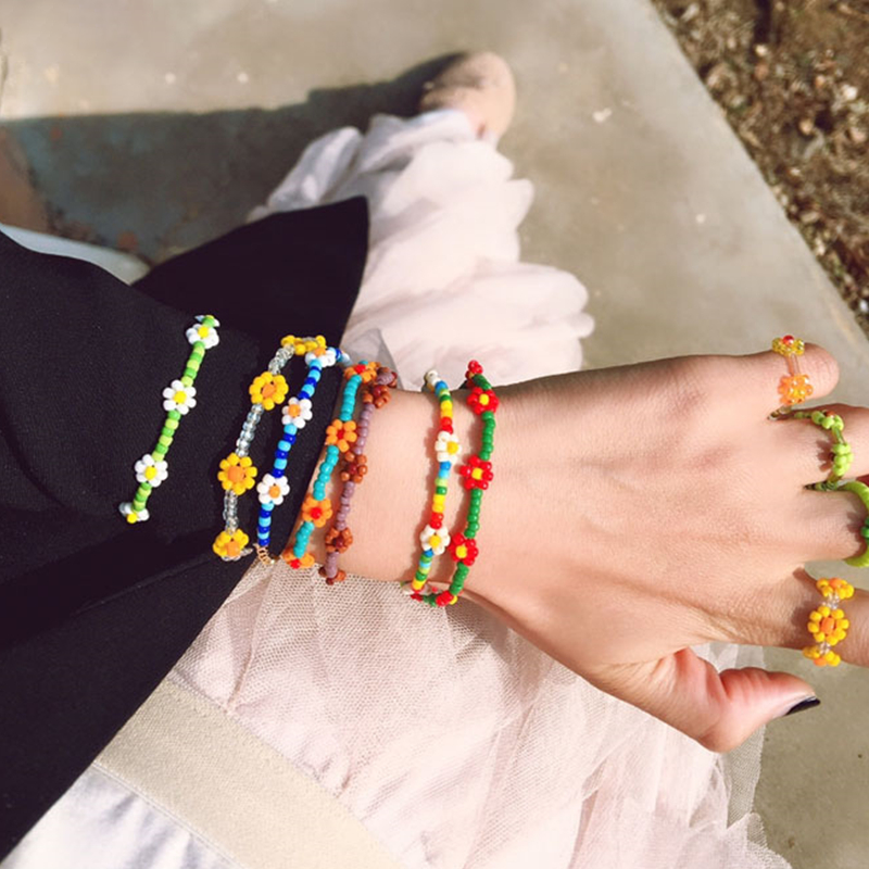 Beaded Daisy Bracelet