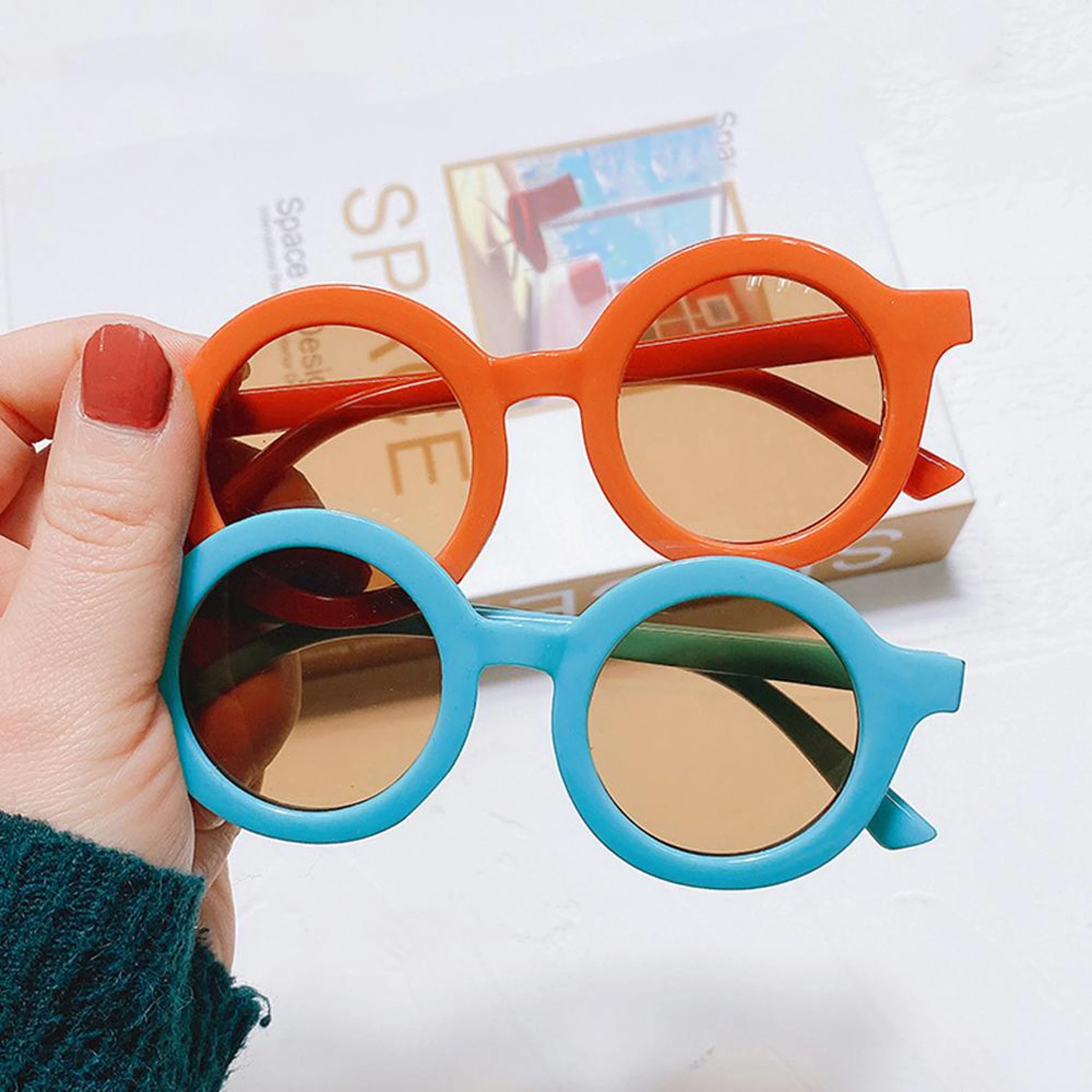 pastel-round-kids-sunglasses-CQDtFcZkMby3484ByzaT.jpg