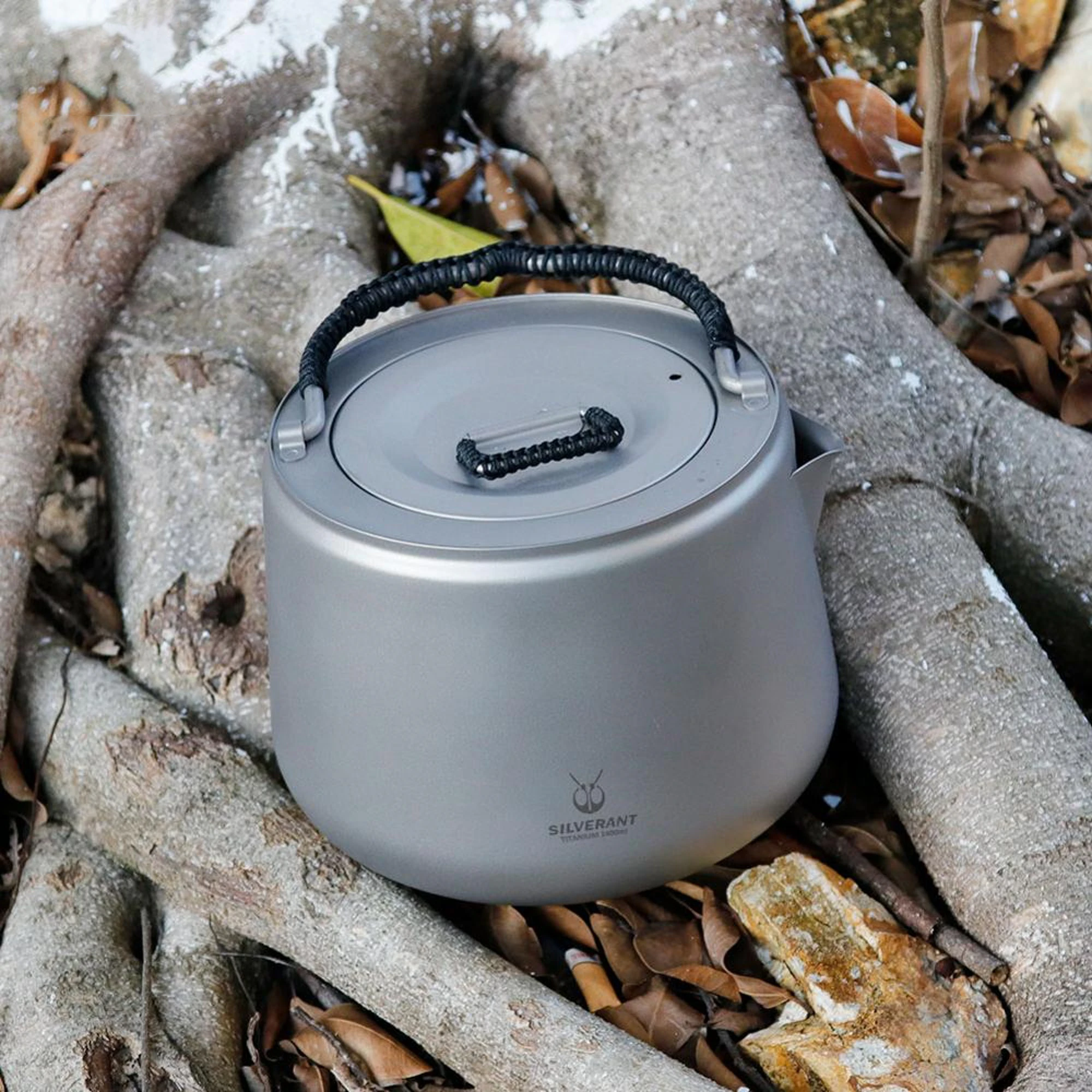 titanium-camping-kettle-DmMXJgALxhzan1KcS4hS.png