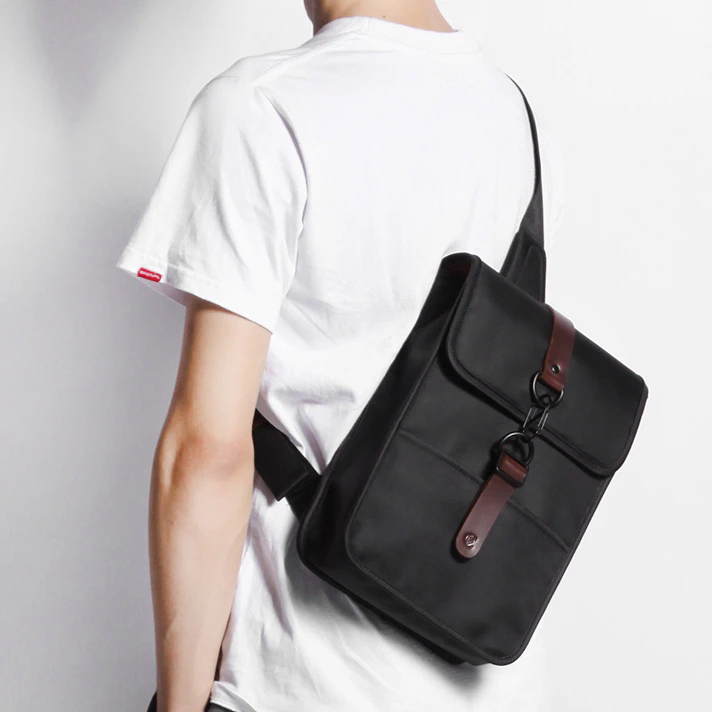 Minimalist Cross Body Buckle Bag