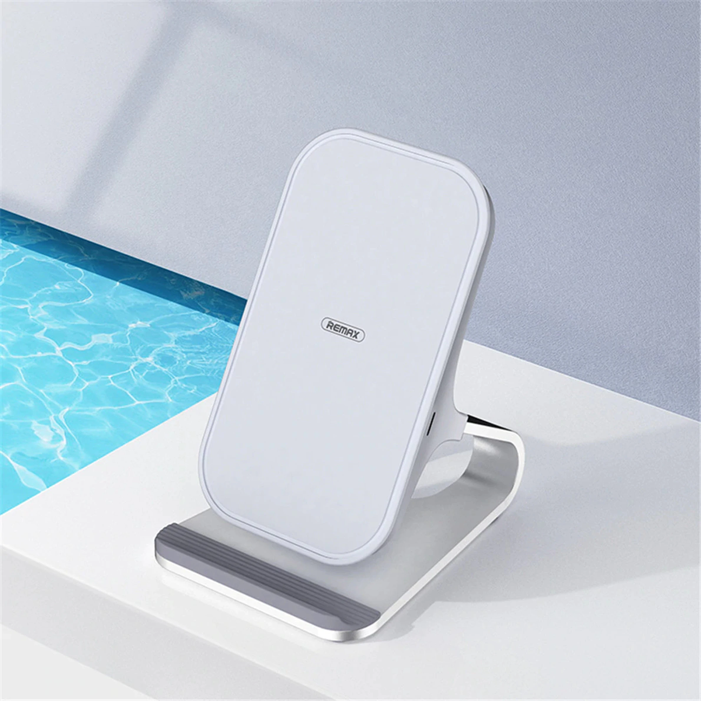 remax-qi-charger-dock-IsUwY15zuRJLKLx73HP1.jpg