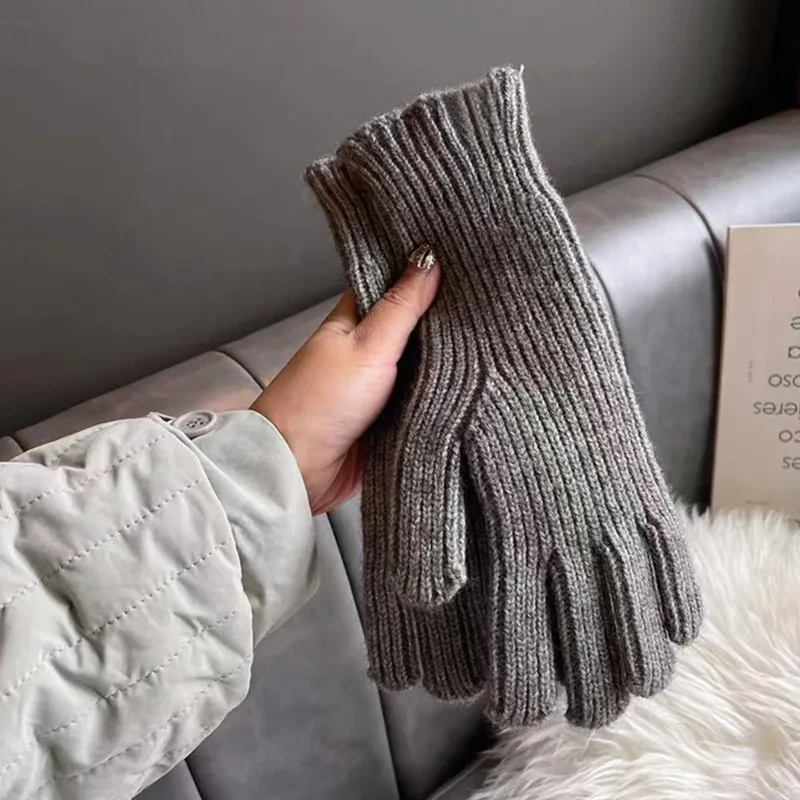 Touch Capable Knit Gloves