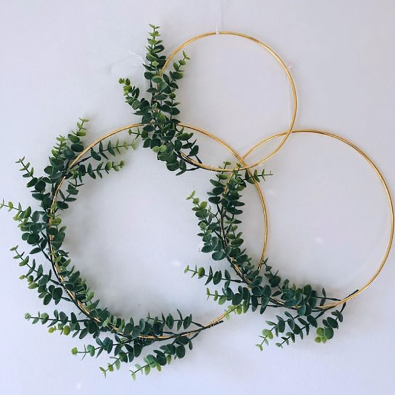 DIY Minimal Wreath Decor