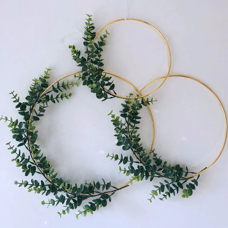 DIY Minimal Wreath Decor