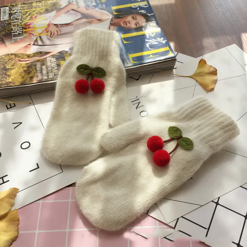 Cherry Mittens