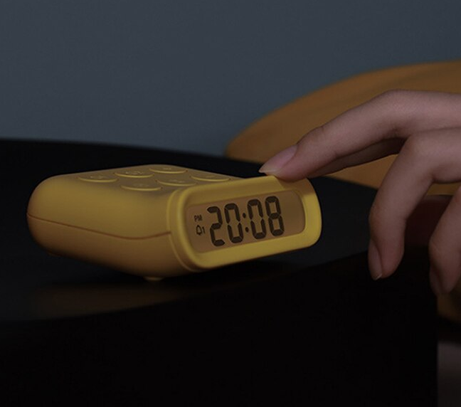 simple-digital-bedside-alarm-clock-OAPSrqF8GBdsAbU3VSz5.png