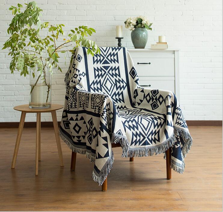 Geometric Print Tapestry Blanket
