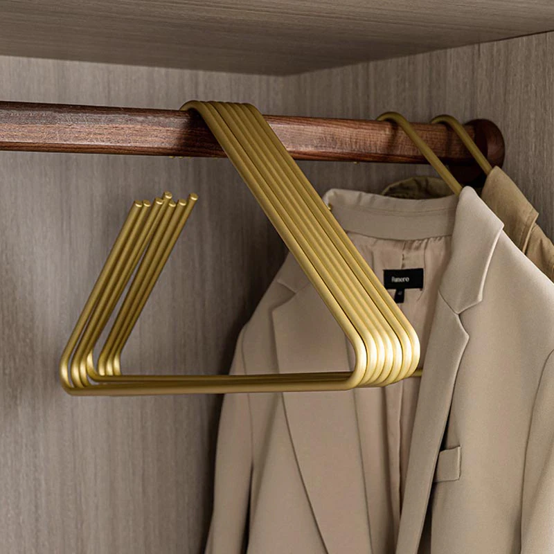 5pc Gold Triangle Hangers