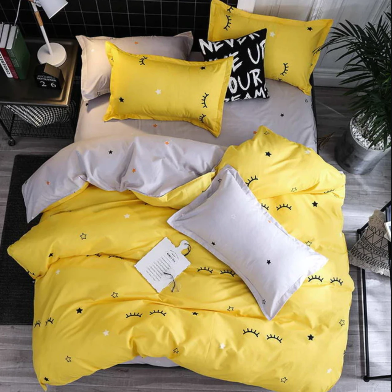 Sleepy Eyes Bed Spread Set