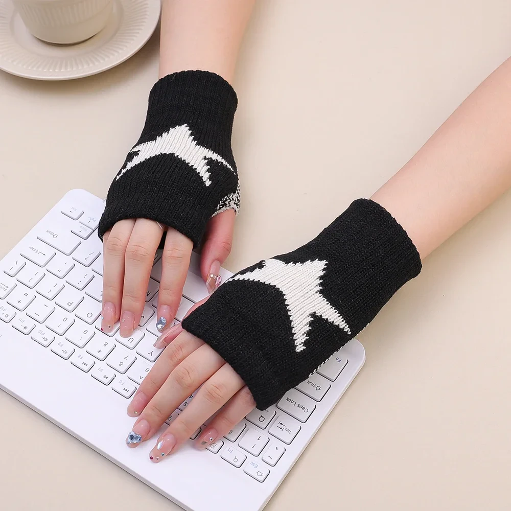 Star Fingerless Mittens