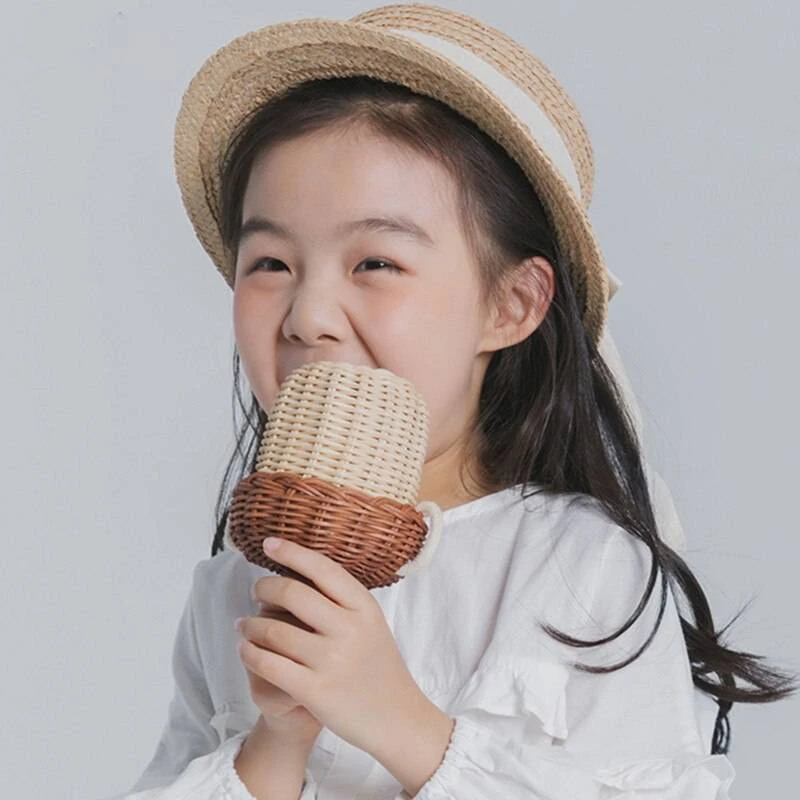 acorn-straw-bag-YN4lWk9oZwg28pkIgoh9.jpg