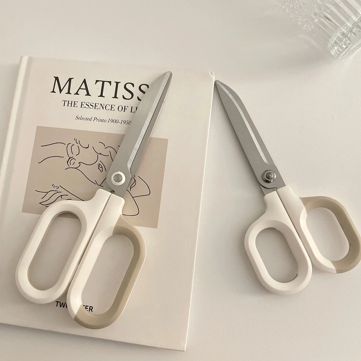 Minimal Scissors