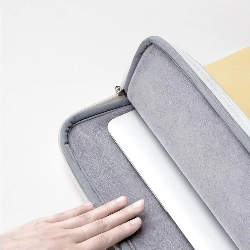 abstract-print-laptop-sleeve-c2ES3UcXoCDYFTVxvaHX.jpg