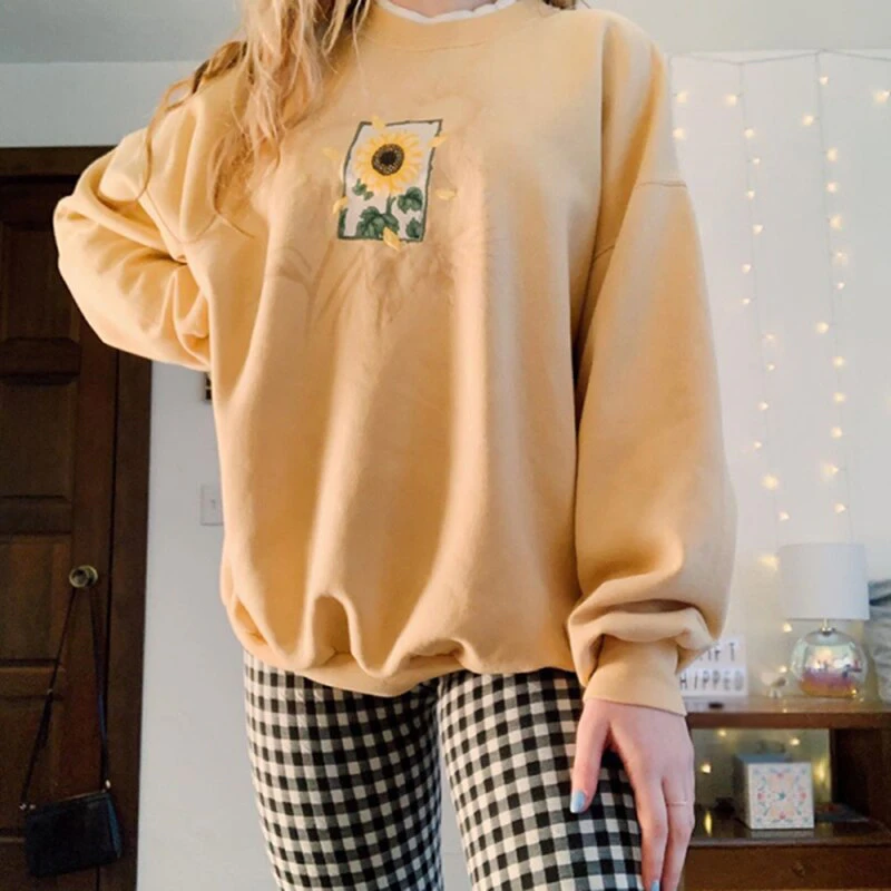 Vintage Flower Print Crew Neck