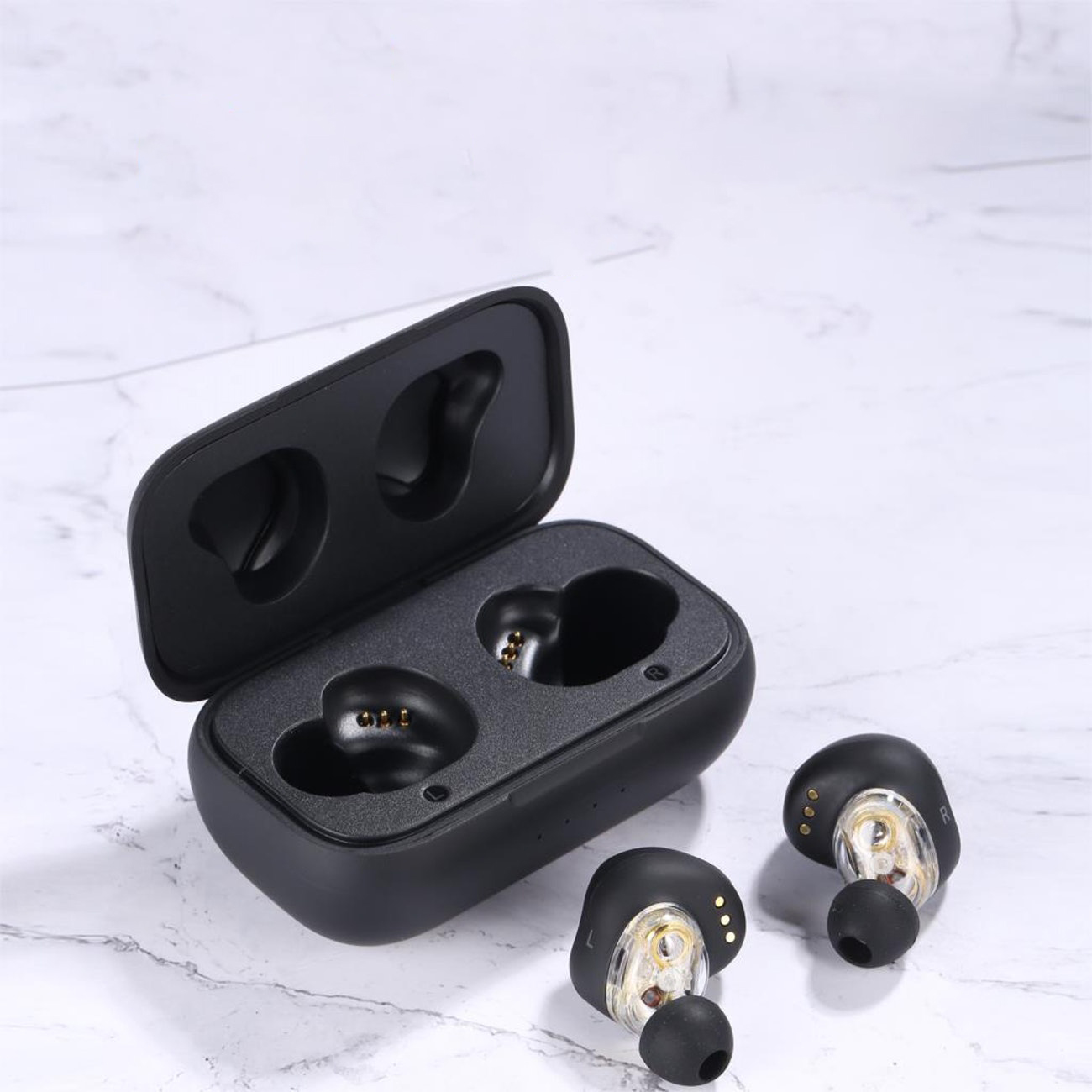 bluetooth-dynamic-stereo-earbuds-ed6fxNnzaJHh7lkWn5d7.jpg