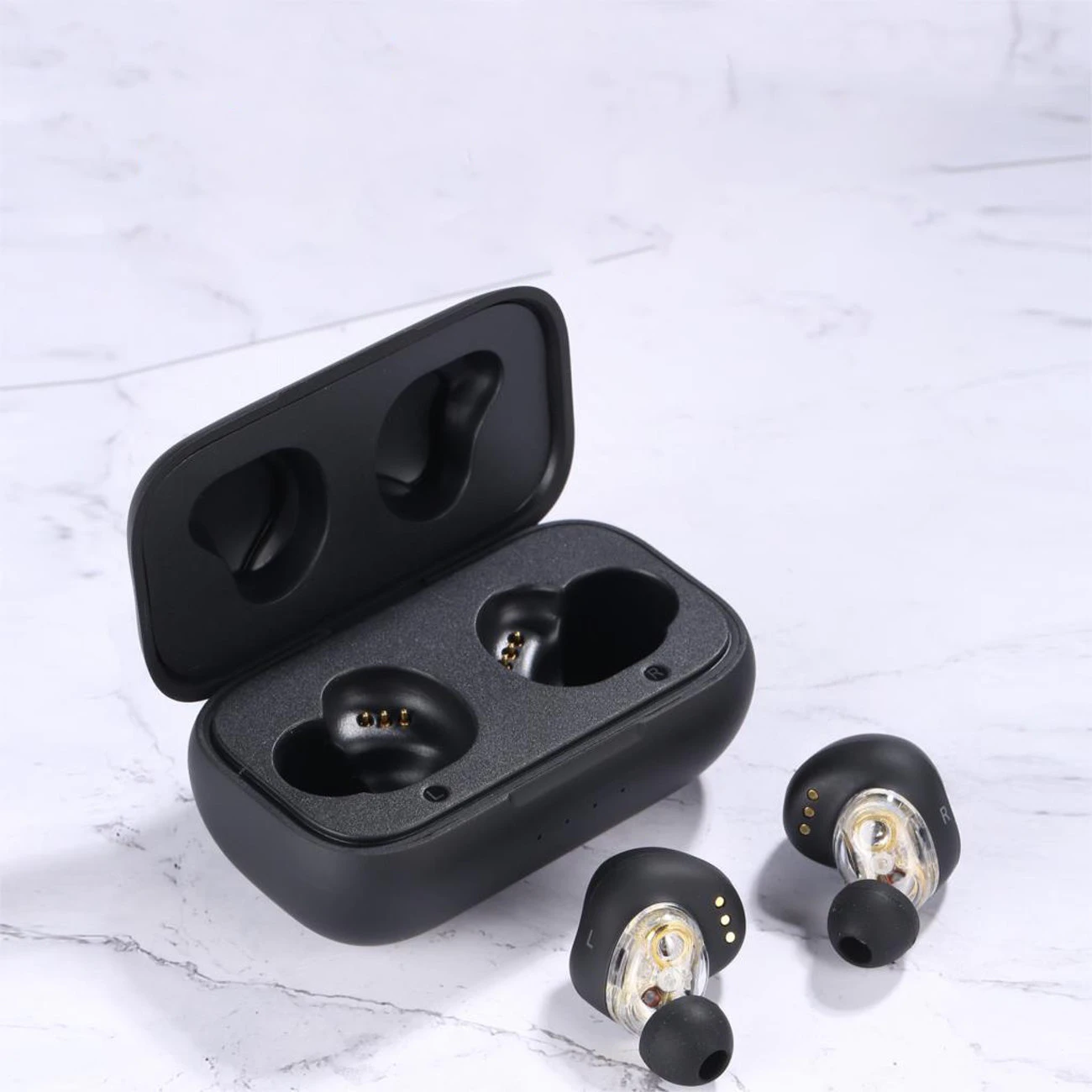 bluetooth-dynamic-stereo-earbuds-ed6fxNnzaJHh7lkWn5d7.jpg