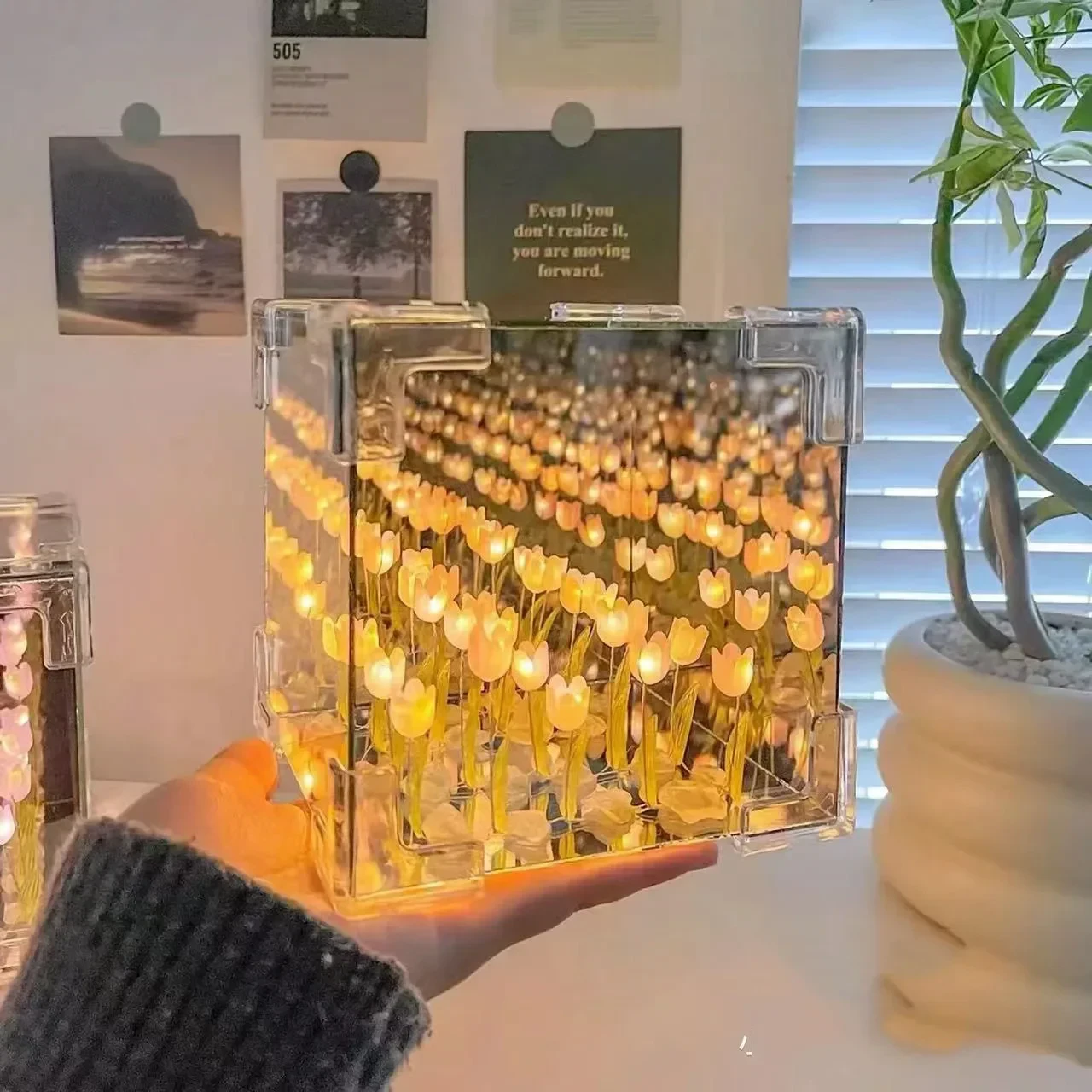 DIY Tulip Cube Lamp
