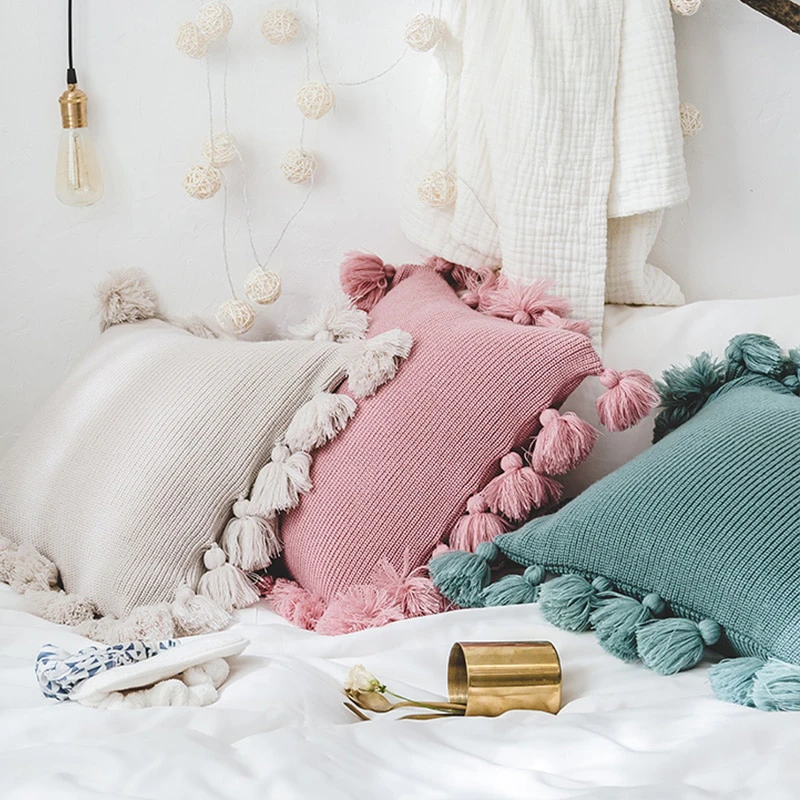 Soft Tassel Throw Pillow