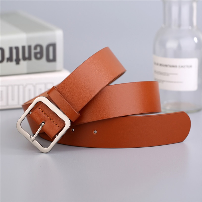 Essential Leather Buckle Belt