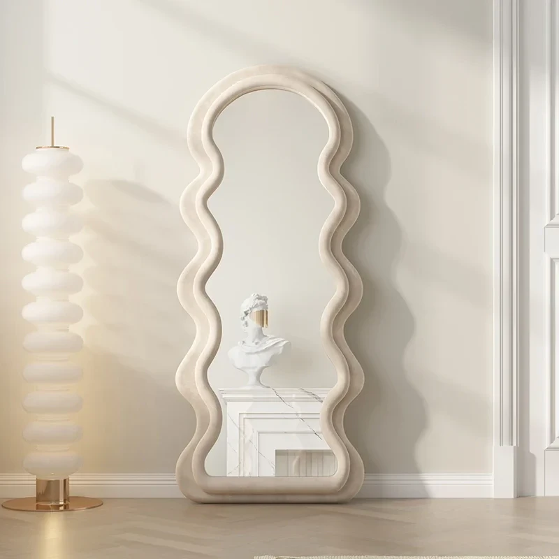 Wavy Mirror