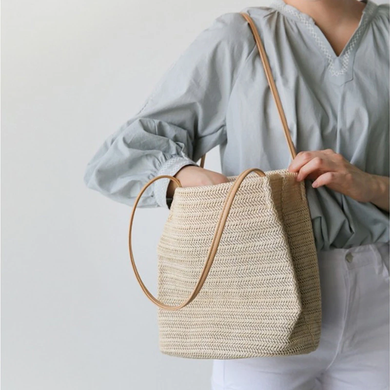 Light Straw Weave Tote