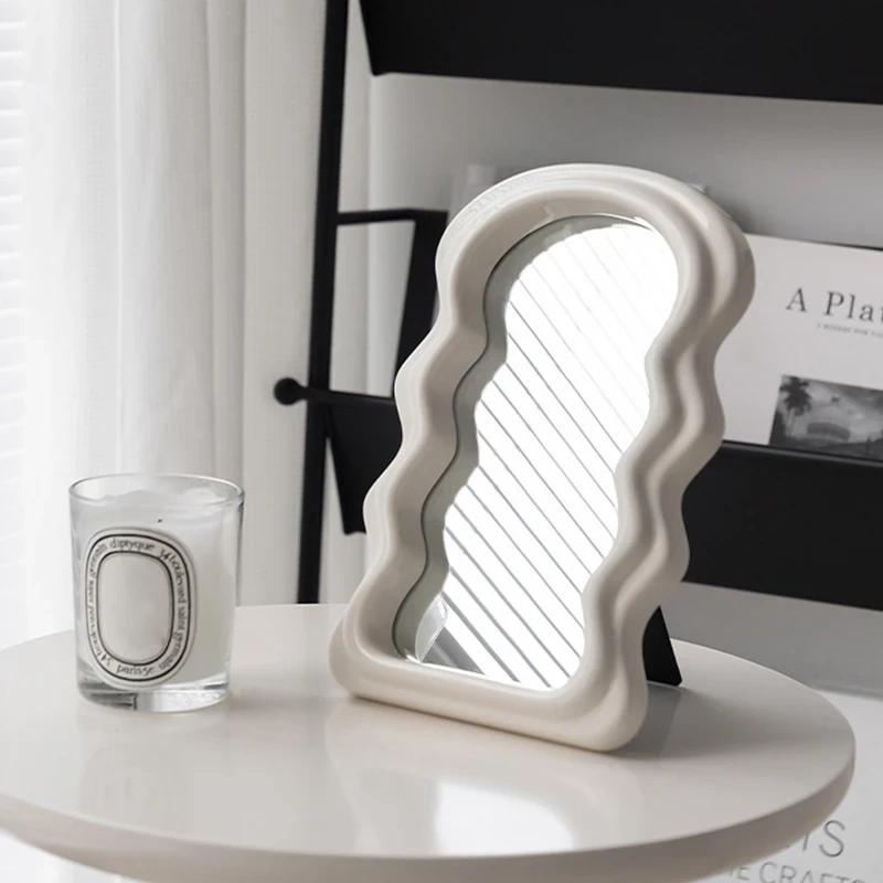 Irregular Wave Mirror