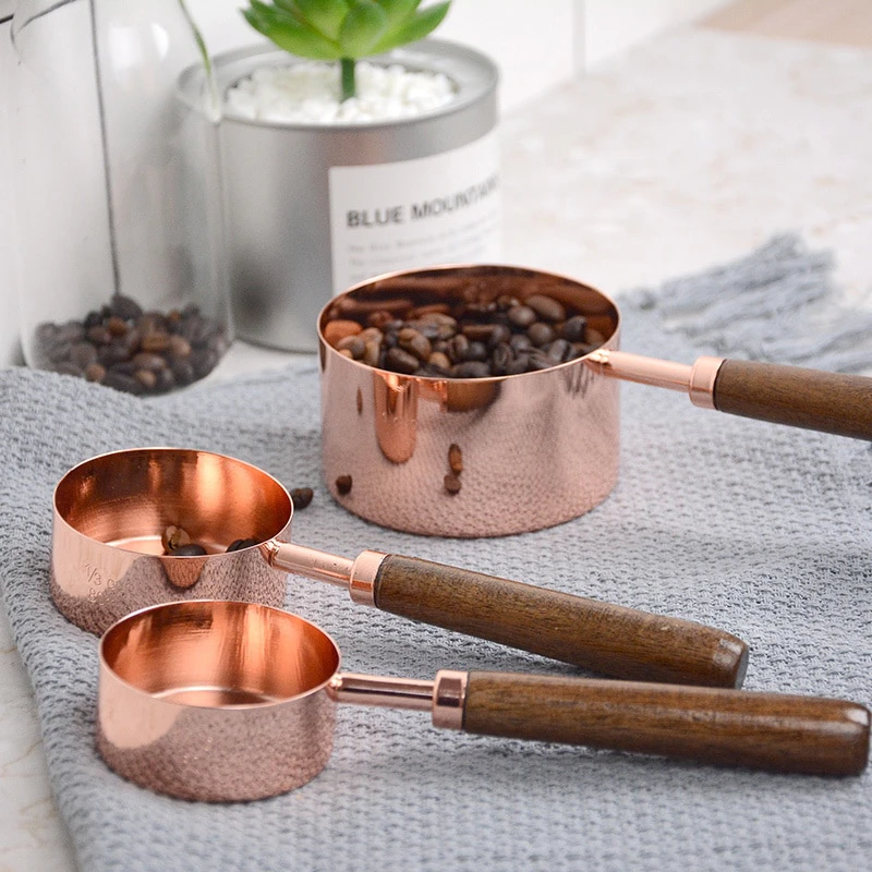 Walnut Handle Measuring Cup Set