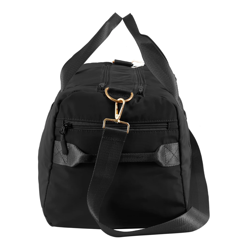 luxe-gym-bag-vzkhUJNbmkiMKsIkdEn5.jpg